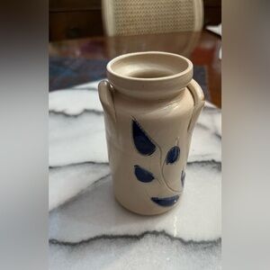 Williamsburg Pottery Vase Salt Glazed Pottery w Cobalt Blue Flower 4.5” x 3"
